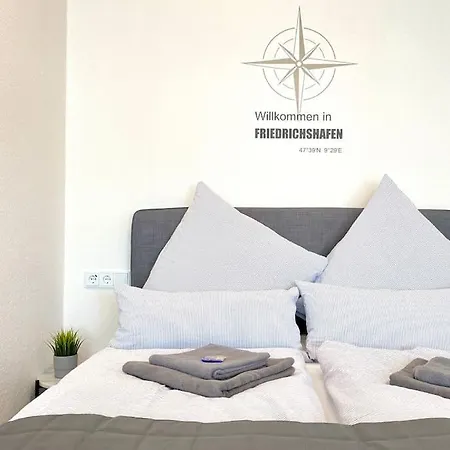Auszeit Apartment Sky: Lakeside Retreat with Rooftop Terrace Friedrichshafen Exterior photo