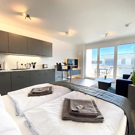 Auszeit Apartment Sky: Lakeside Retreat with Rooftop Terrace Friedrichshafen Exterior photo