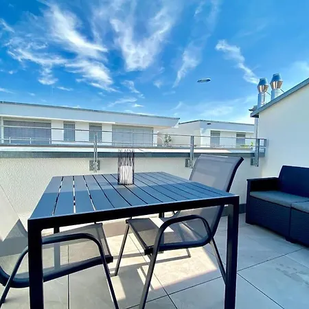 Auszeit Apartment Sky: Lakeside Retreat with Rooftop Terrace Friedrichshafen Exterior photo