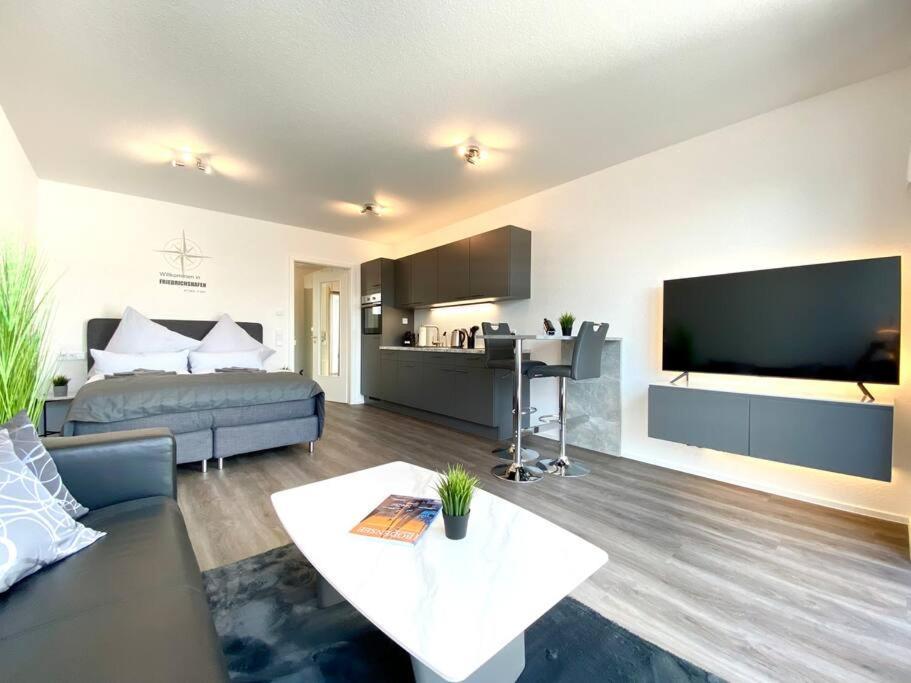 Auszeit Sky: Lakeside Retreat With Rooftop Terrace * Friedrichshafen
